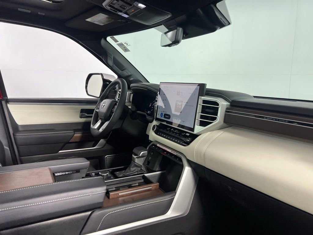 Used 2025 Toyota Sequoia Capstone image 31