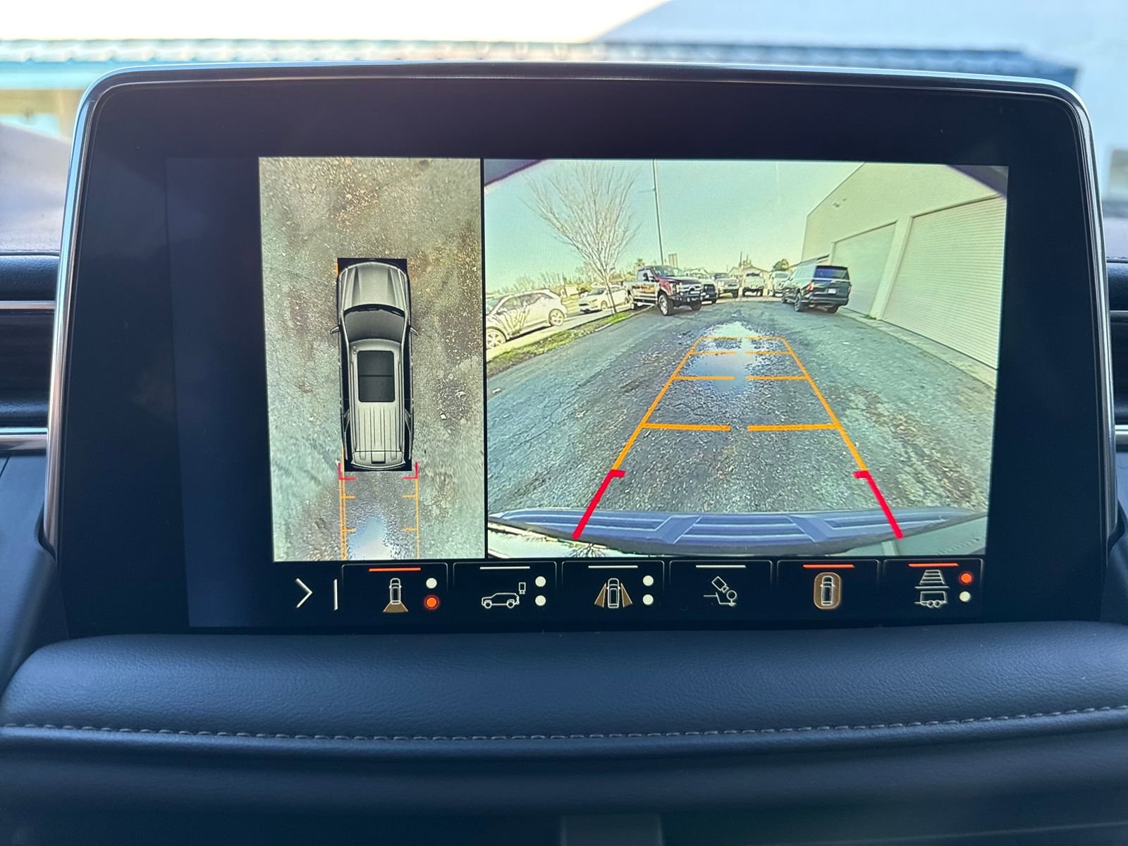 Used 2024 Chevrolet Suburban High Country image 20