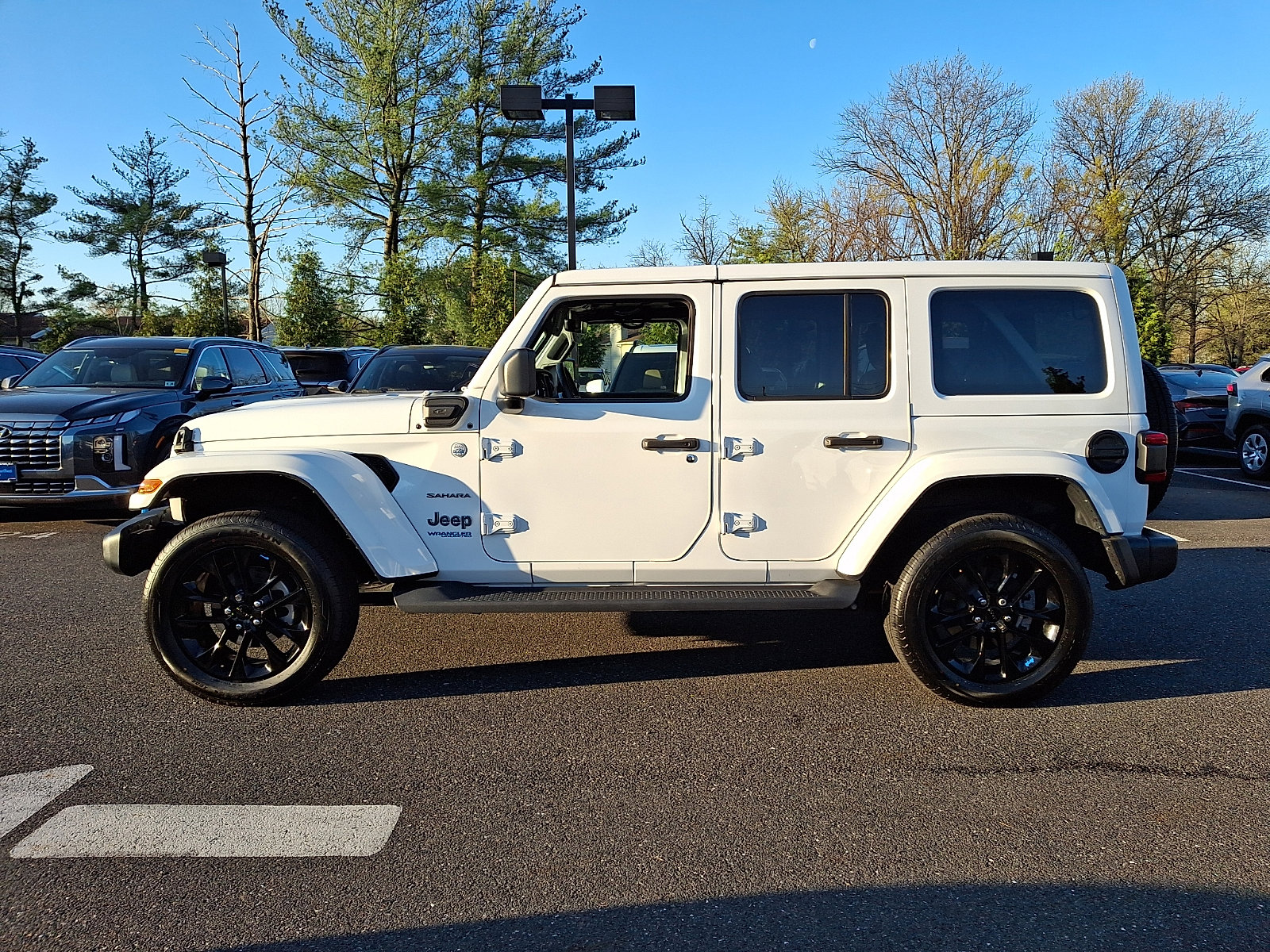 Used 2022 Jeep Wrangler Unlimited Sahara w/ Cold Weather Group image 7