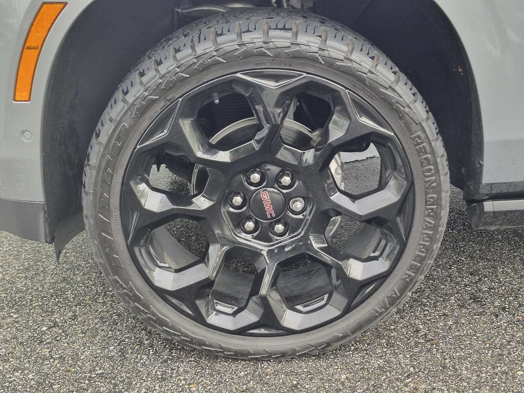 Used 2025 GMC Yukon Denali w/ Sun & Power Step Package AWD/4WD image 37