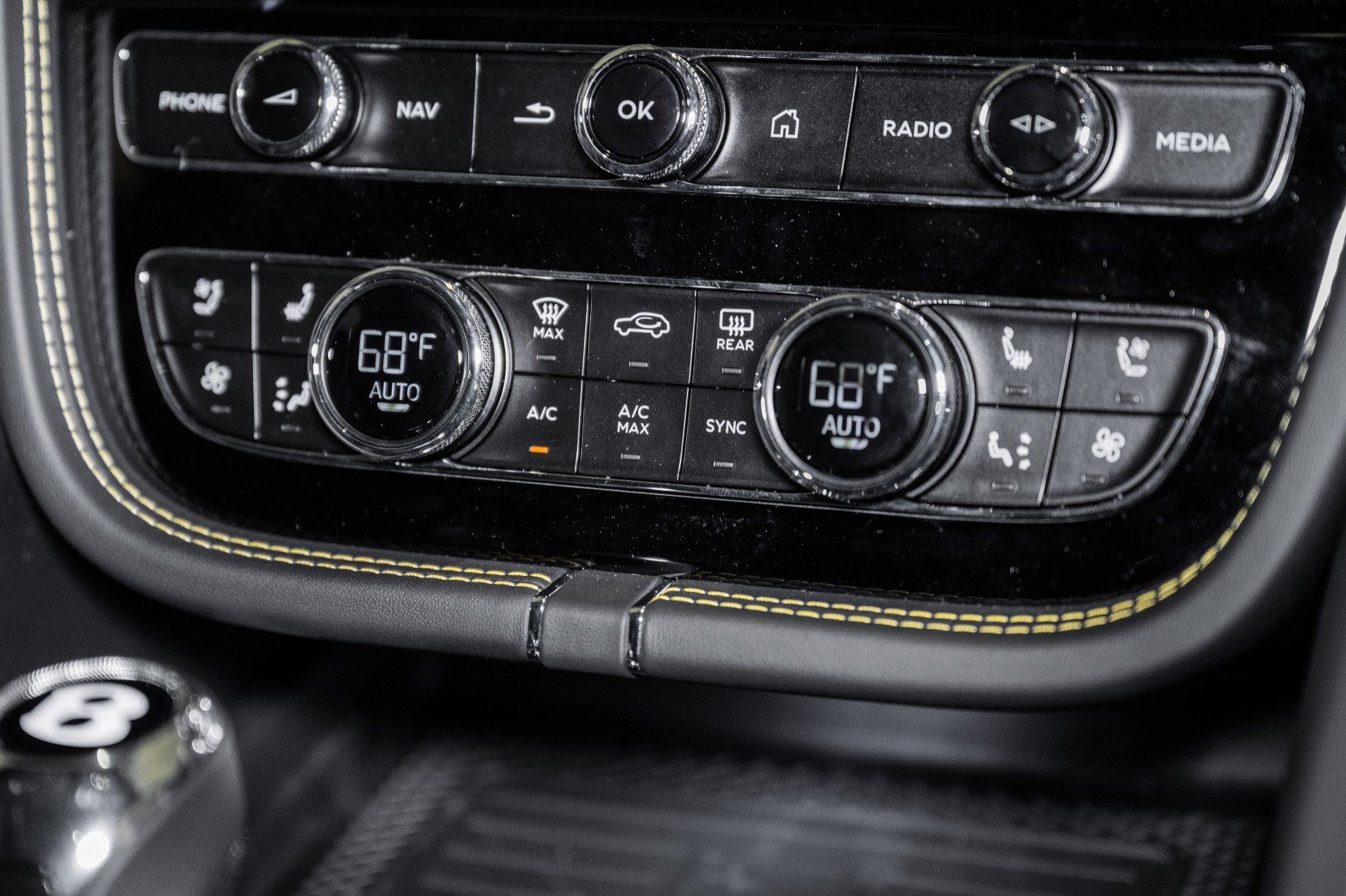 New 2025 Bentley Bentayga image 41