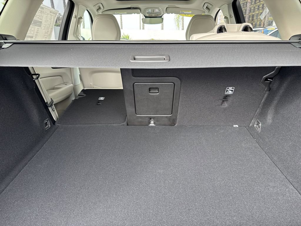 New 2026 Volvo XC60 B5 Ultra w/ Protection Package Premier image 14