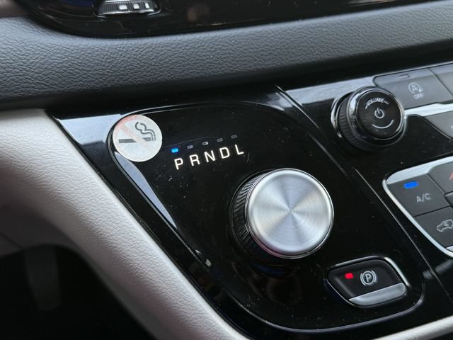 Used 2023 Chrysler Voyager LX FWD image 19