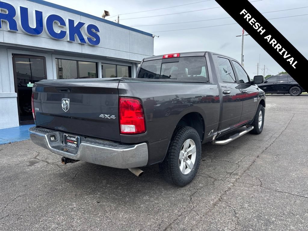 Used 2017 RAM 1500 Classic SLT AWD/4WD image 2