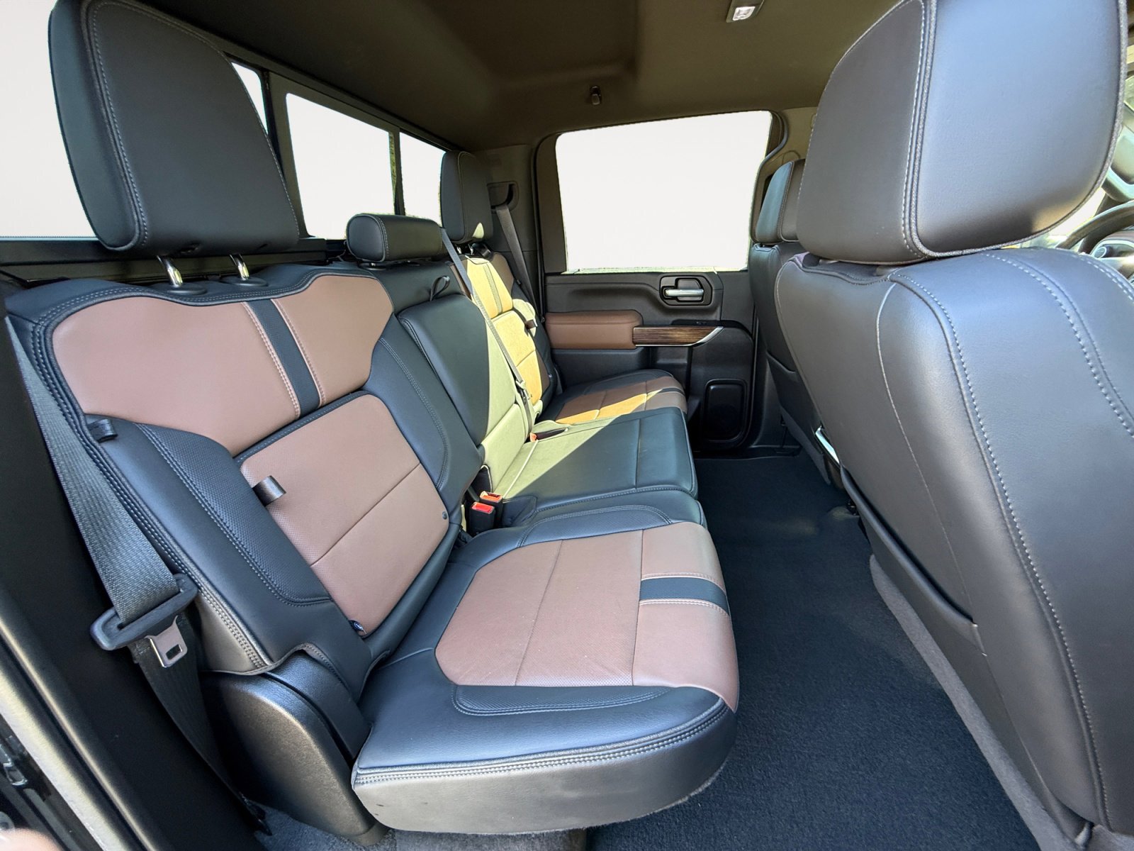 Used 2022 Chevrolet Silverado 2500 High Country w/ LPO, Dark Essentials Package image 18