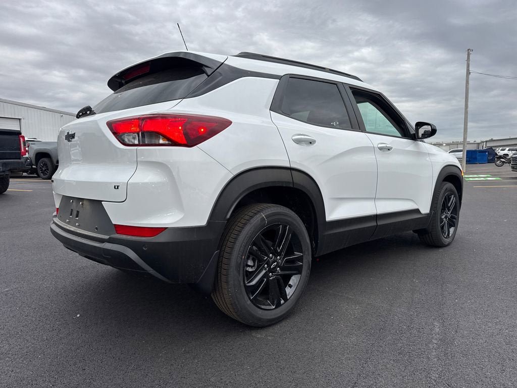 New 2026 Chevrolet TrailBlazer LT w/ Midnight Edition FWD image 8