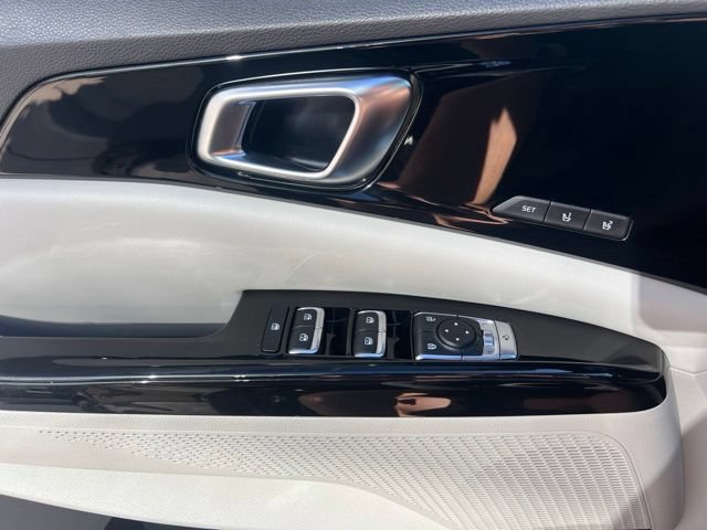 Certified 2024 Kia Carnival SX Prestige FWD image 10