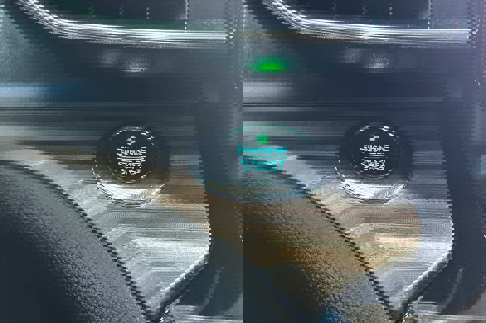 Used 2021 Ford Explorer Limited w/ Equipment Group 301A image 24