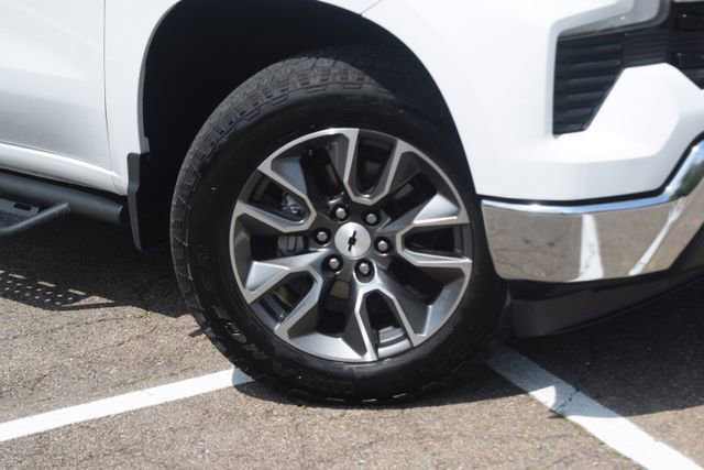 Used 2022 Chevrolet Silverado 1500 LT AWD/4WD image 2
