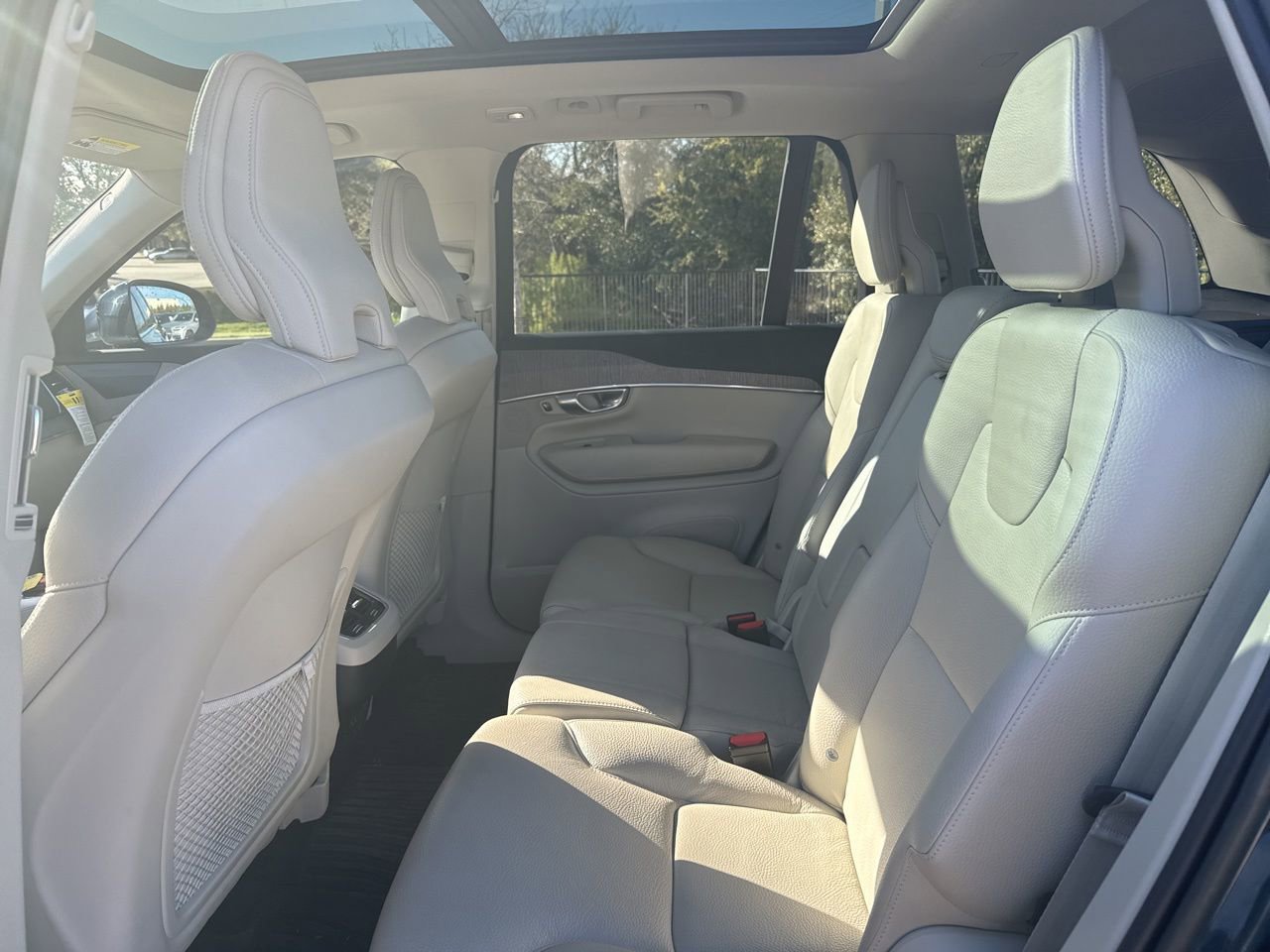 Certified 2023 Volvo XC90 B6 Plus w/ Protection Package Premier image 17