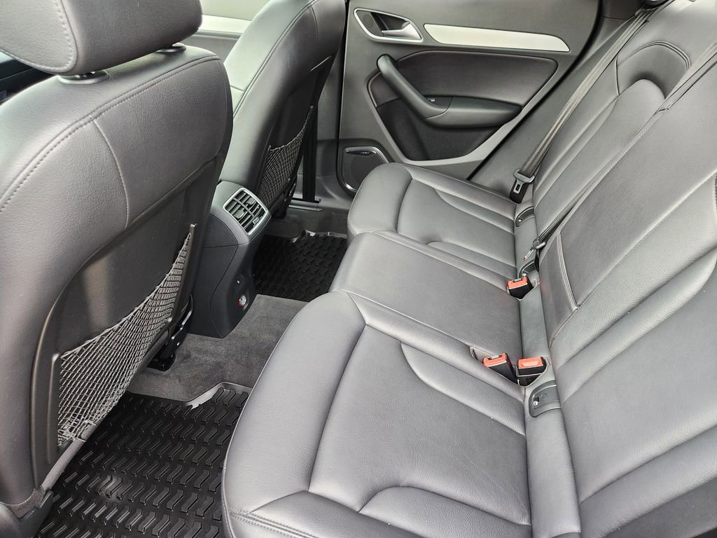 Used 2018 Audi Q3 2.0T Premium Plus w/ Premium Plus Package image 29