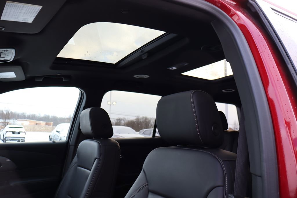 Used 2023 Chevrolet Traverse LT w/ LT Premium Package image 32