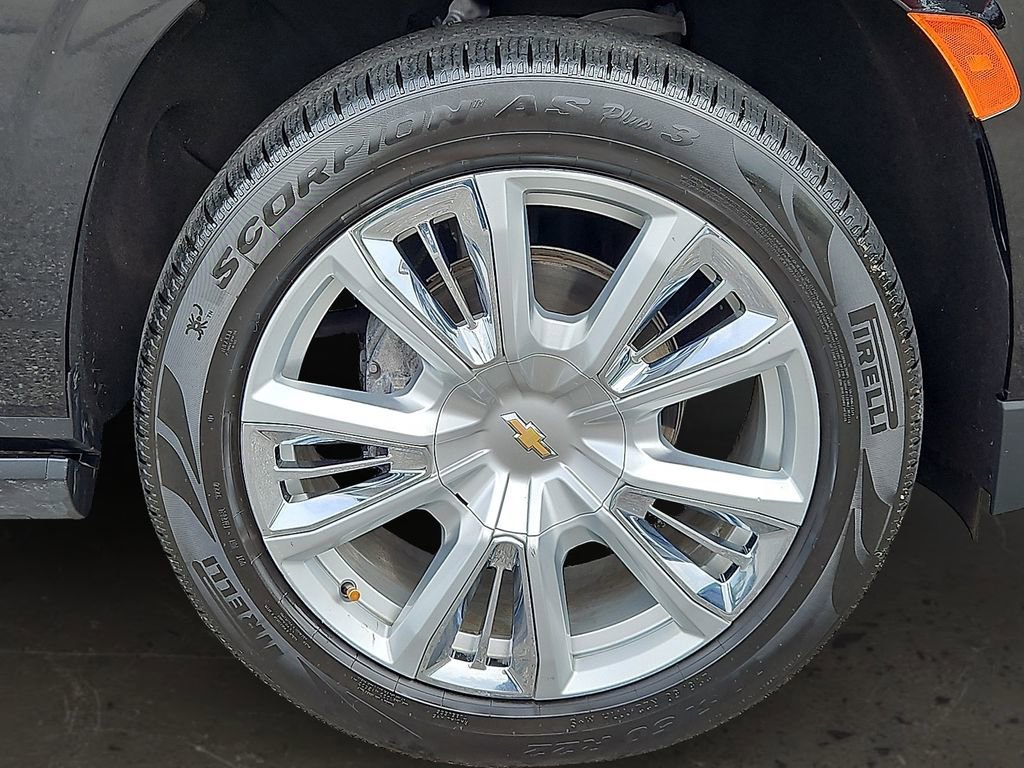 Used 2022 Chevrolet Tahoe High Country w/ Premium Package image 9