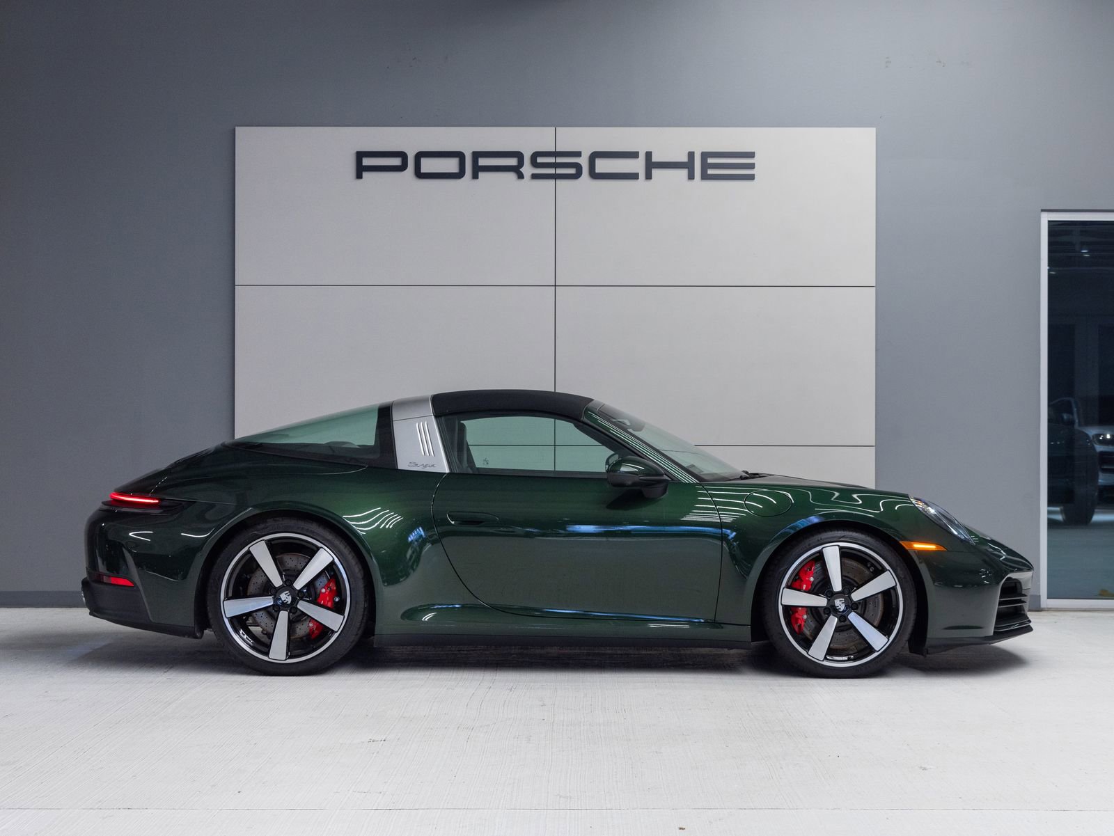 Used 2026 Porsche 911 Targa 4S image 8