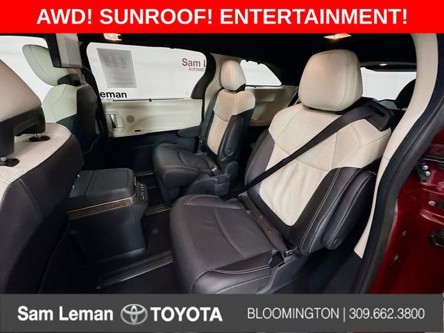 Used 2025 Toyota Sienna Platinum image 26