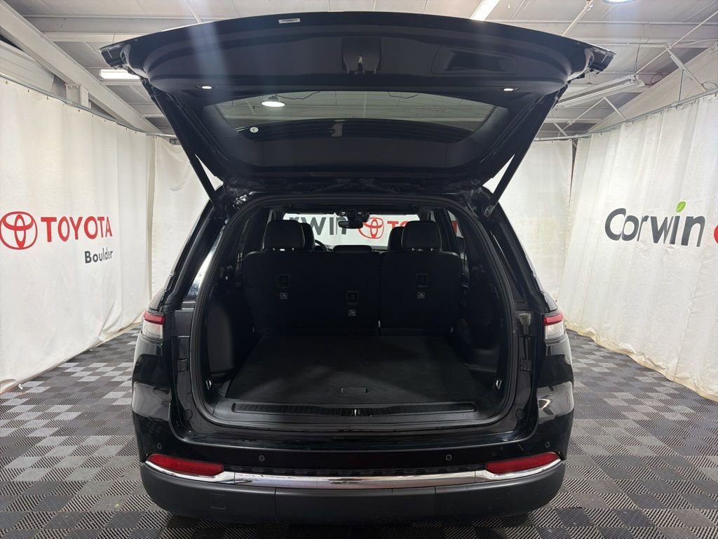 Used 2024 Jeep Grand Cherokee Limited AWD/4WD image 14