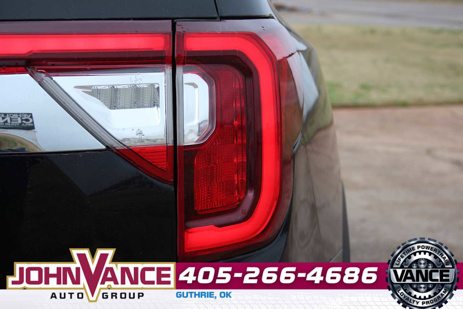 Used 2023 GMC Acadia SLE w/ Driver Convenience Package image 11