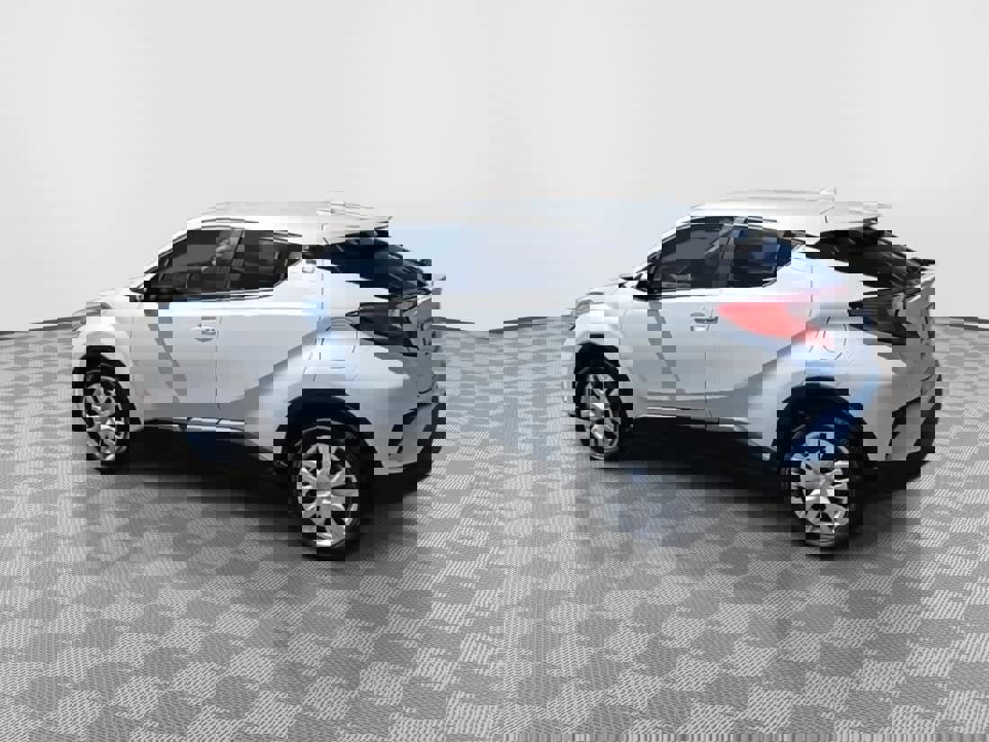 Used 2021 Toyota C-HR LE FWD image 6