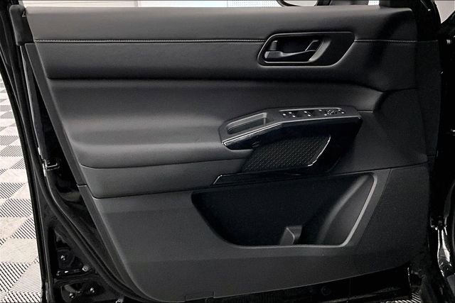 New 2025 Nissan Pathfinder S image 31