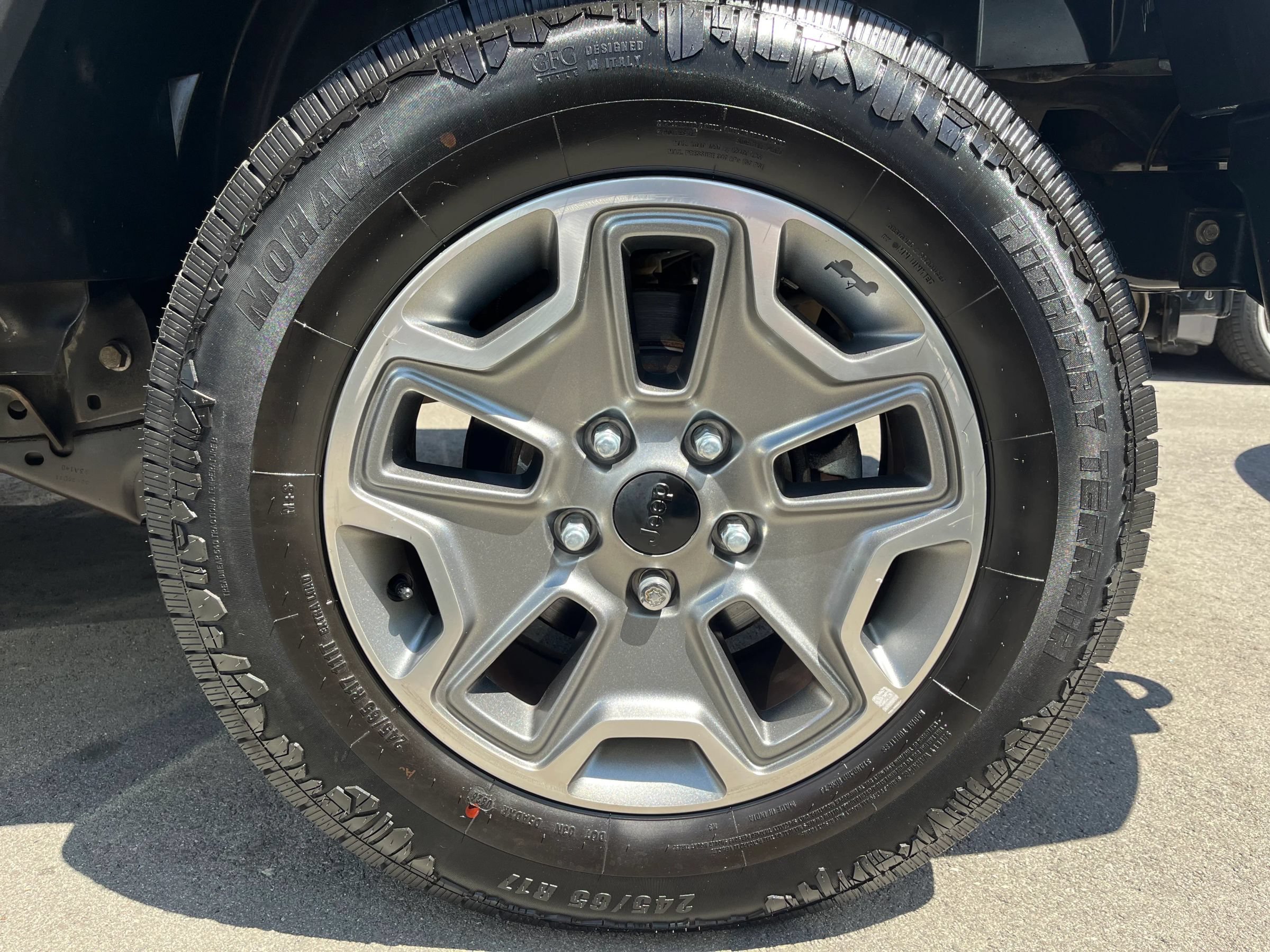 Used 2013 Jeep Wrangler Sport AWD/4WD image 20