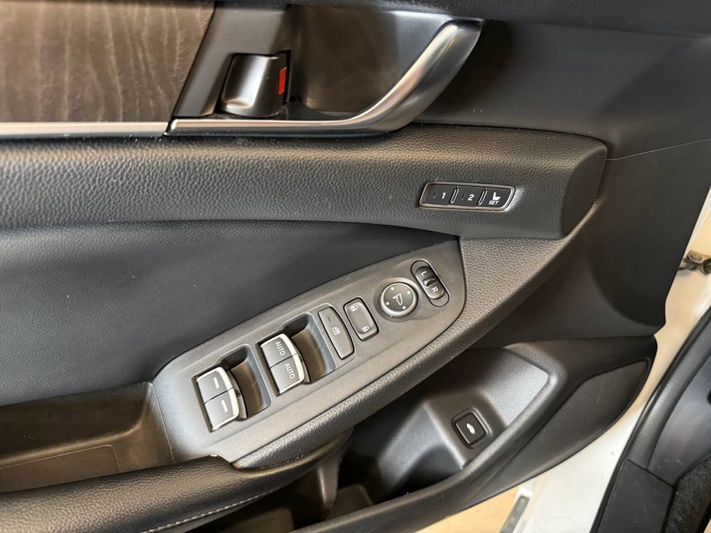 Used 2018 Honda Accord EX-L image 18