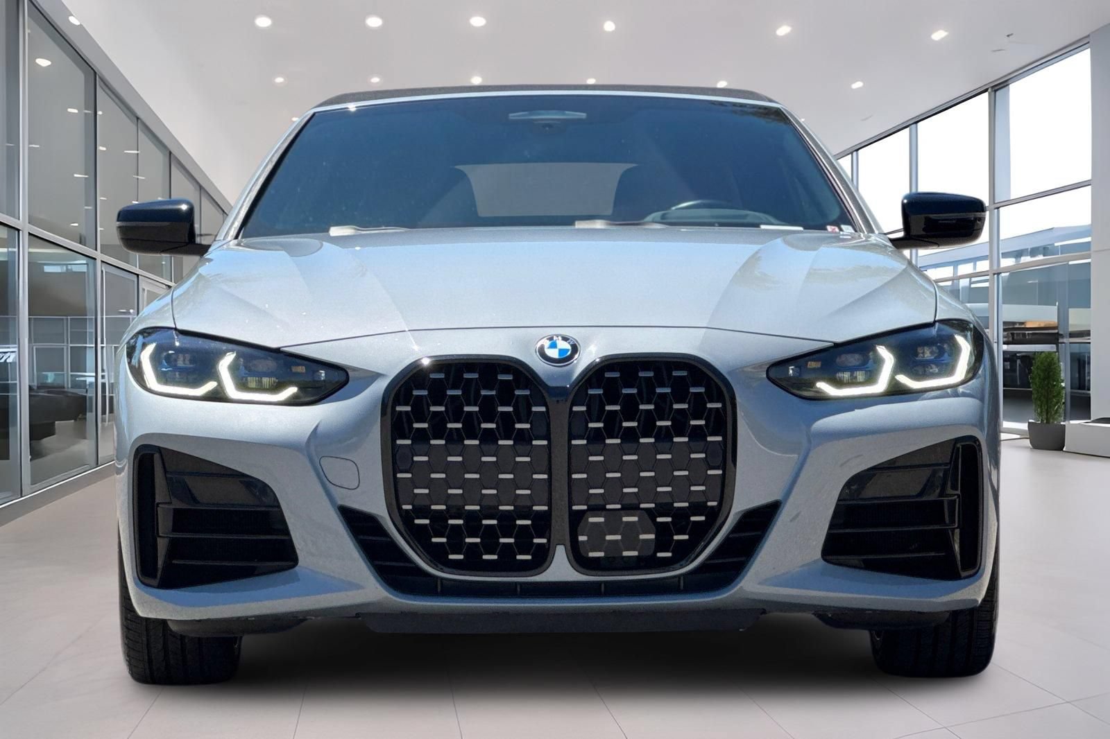 Used 2022 BMW M440i Convertible RWD image 9