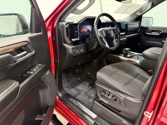 Used 2024 Chevrolet Silverado 1500 RST w/ Convenience Package II AWD/4WD image 31