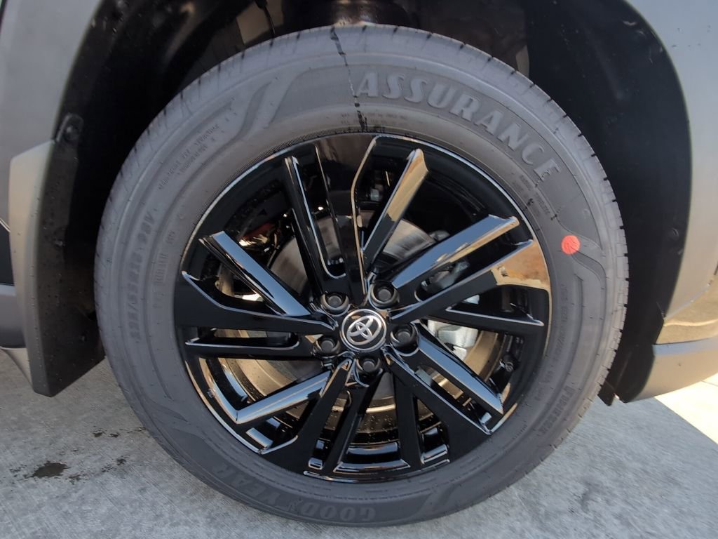 Used 2026 Toyota Corolla Cross XSE w/ Convenience Package image 29