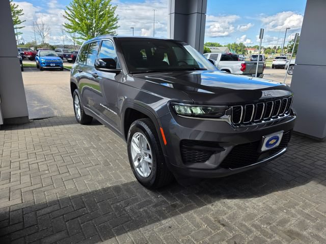 Used 2025 Jeep Grand Cherokee Laredo X w/ Luxury Tech Group I AWD/4WD image 5