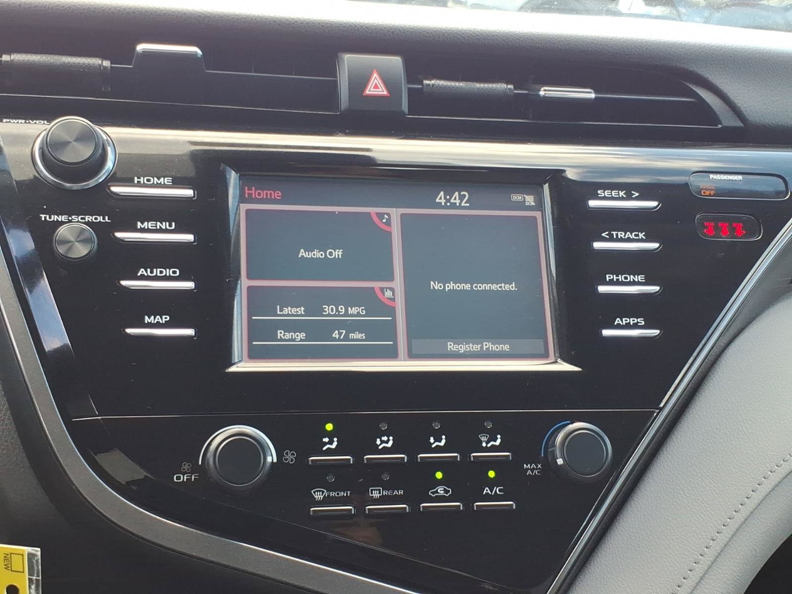 Used 2019 Toyota Camry LE FWD image 21