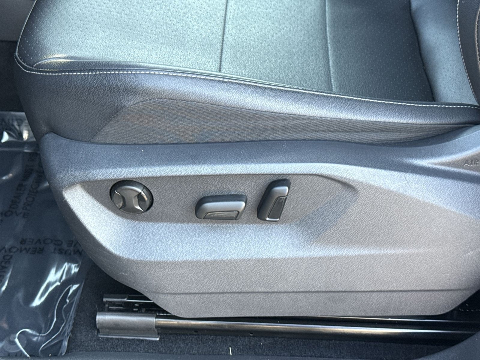 Used 2018 Volkswagen Tiguan SEL AWD/4WD image 13
