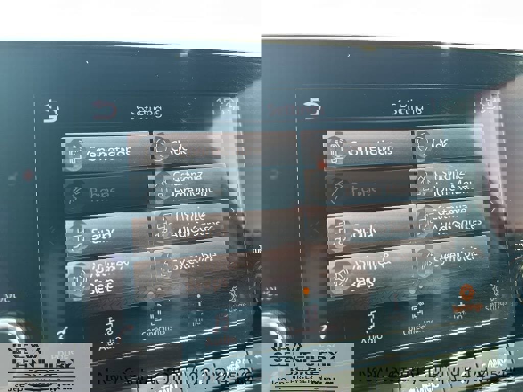 Used 2023 Nissan Pathfinder S image 27