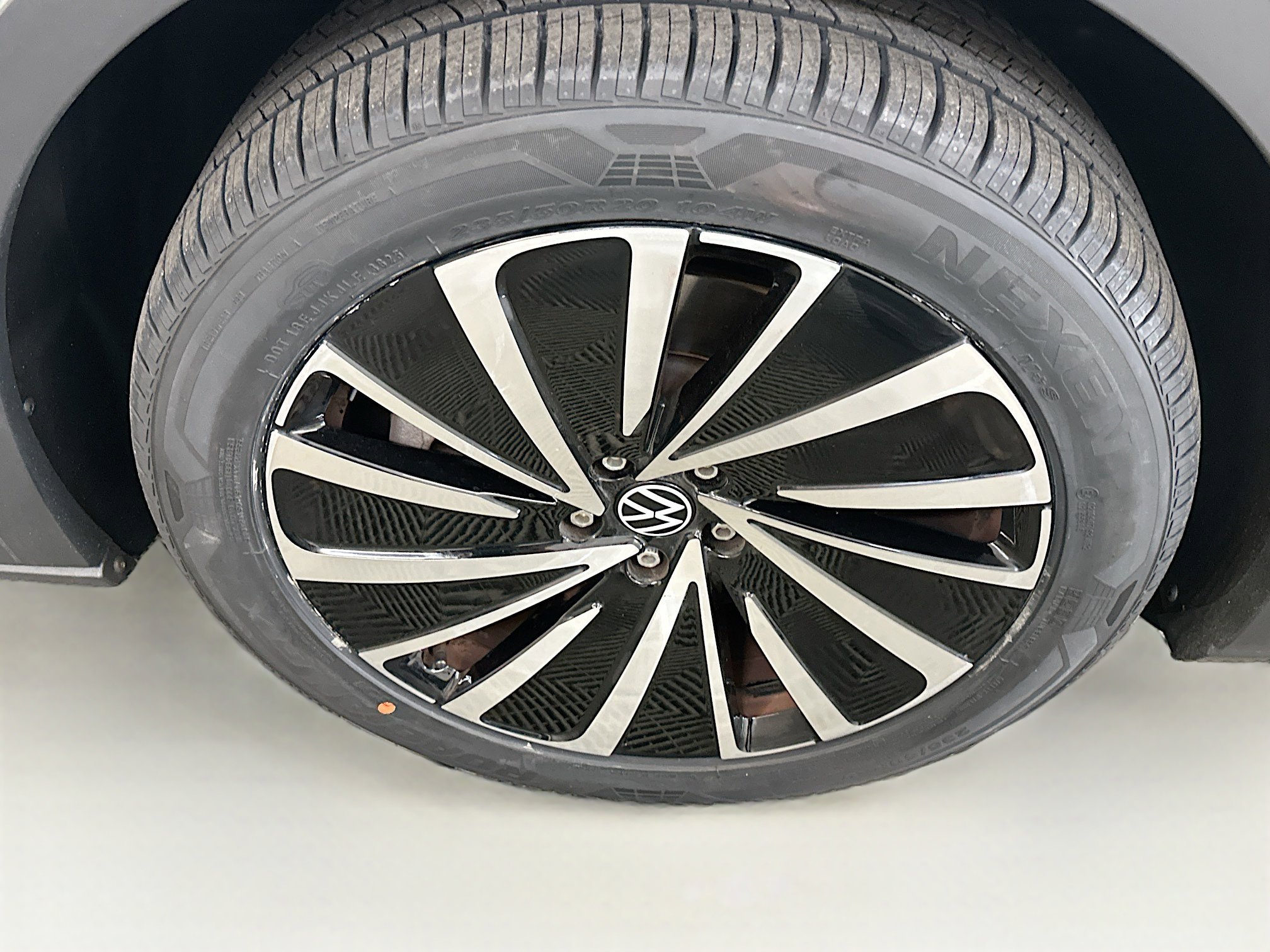 Used 2023 Volkswagen ID.4 Pro S Plus AWD/4WD image 11