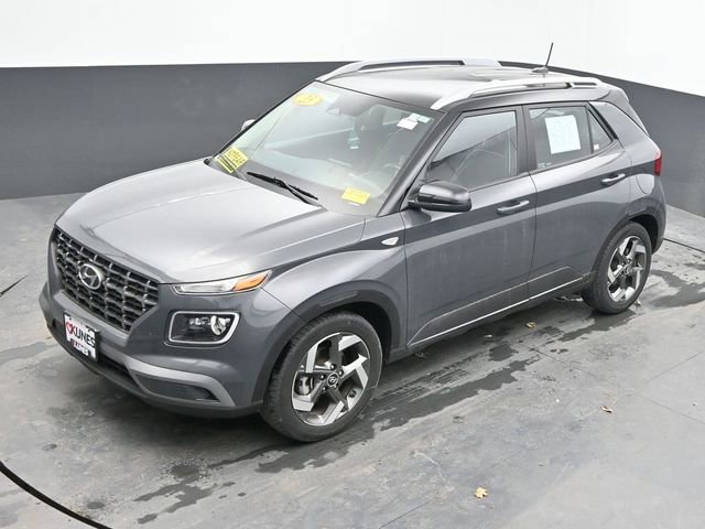 Used 2023 Hyundai Venue Limited image 16