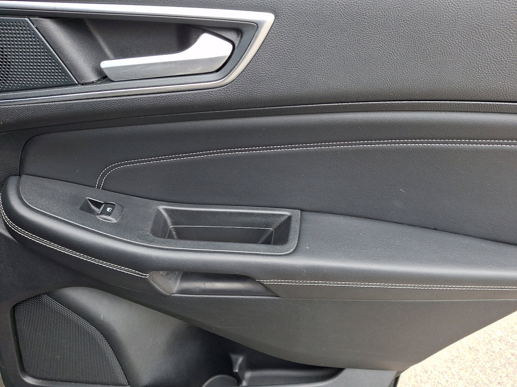 Used 2024 Ford Edge Titanium image 14
