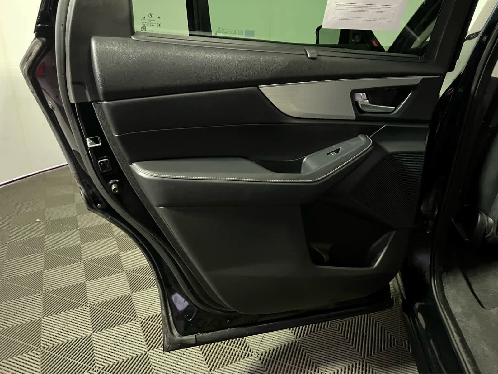 Used 2024 Acura MDX SH-AWD w/ Technology Package image 26