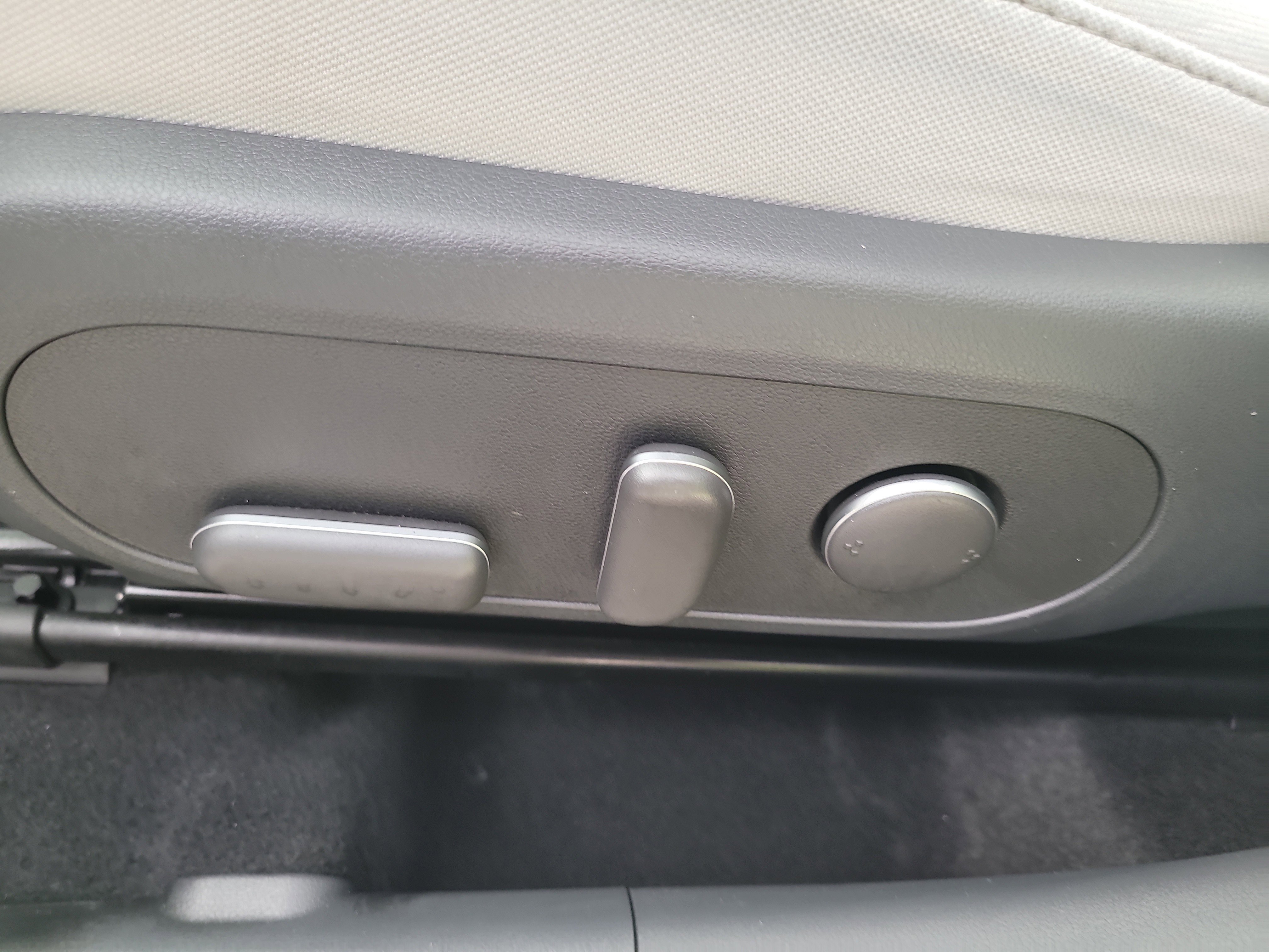 Used 2025 Hyundai Kona SEL image 21