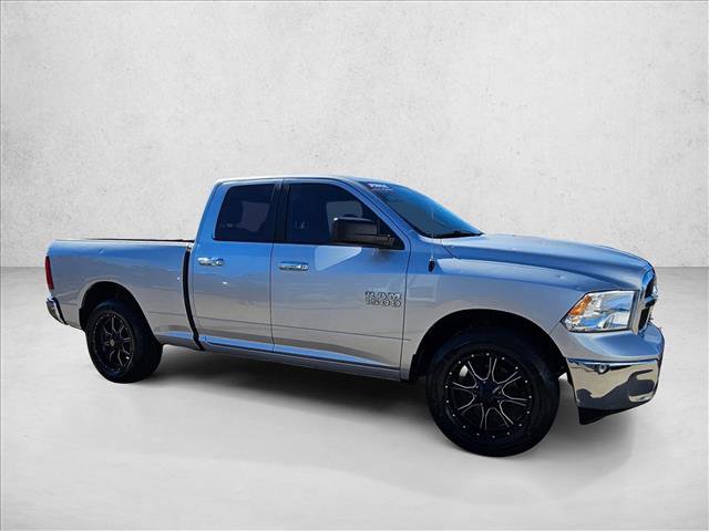 Used 2017 RAM 1500 Classic SLT image 3