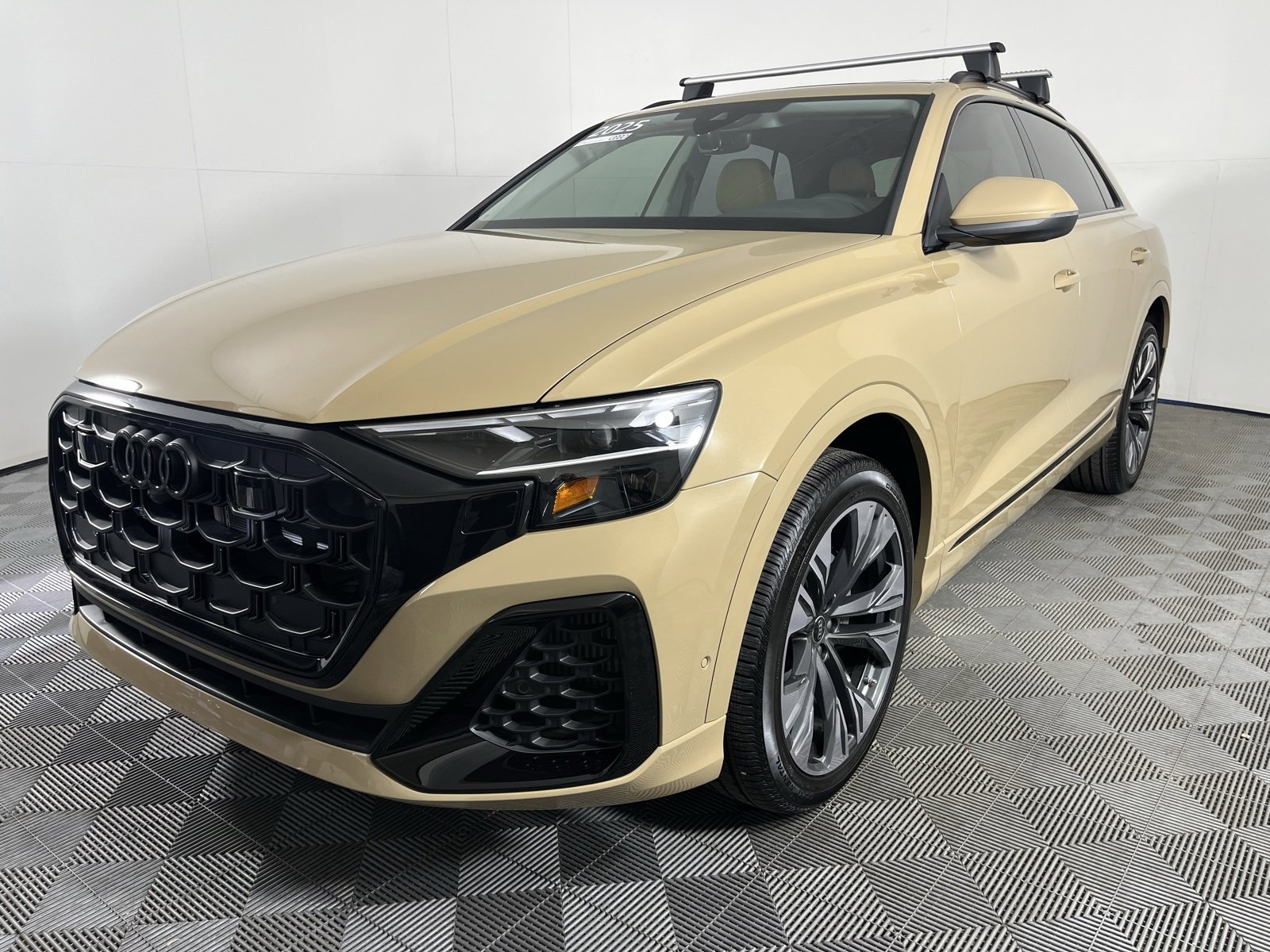 Used 2025 Audi Q8 Premium Plus w/ Premium Plus Package image 4