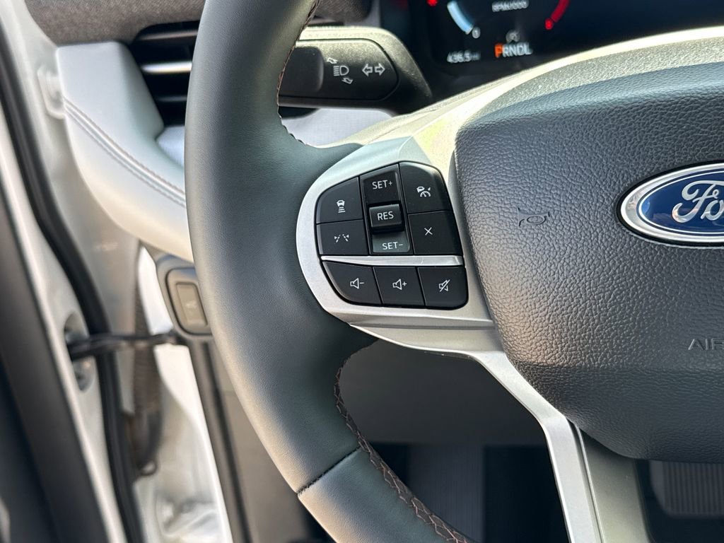 Used 2025 Ford Explorer Active w/ Active Comfort Package image 15