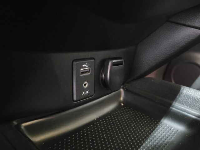 Used 2017 Nissan Rogue SV image 36