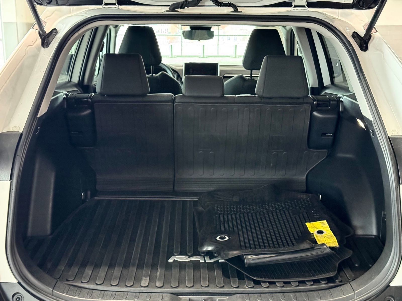 Used 2023 Toyota RAV4 LE image 12