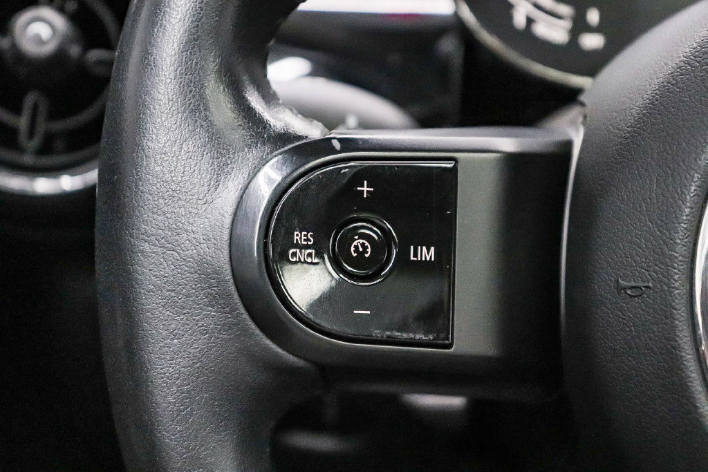 Used 2023 MINI Cooper 2-Door Hardtop FWD image 27
