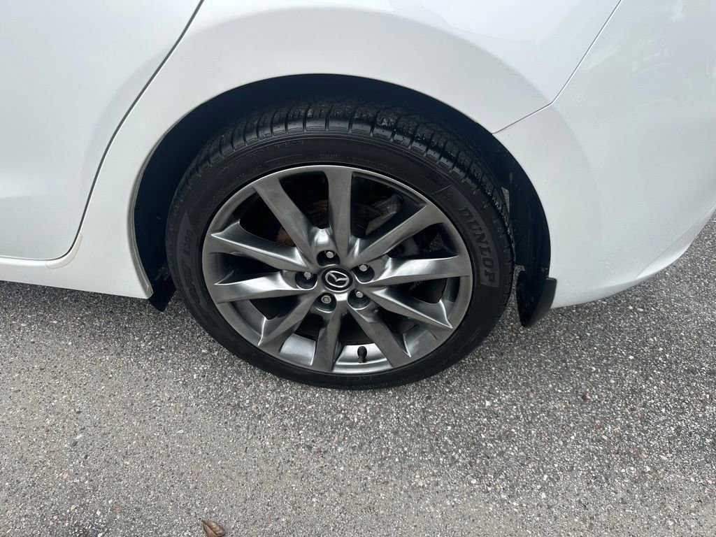 Used 2018 MAZDA MAZDA3 Grand Touring w/ Premium Equipment Package image 9
