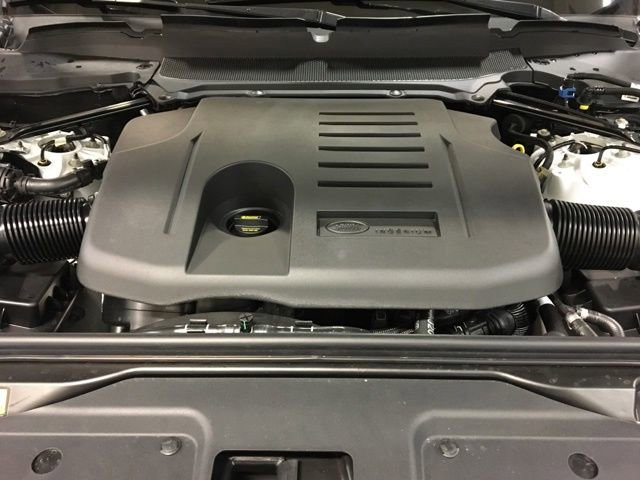 New 2024 Land Rover Discovery Metropolitan Edition image 35