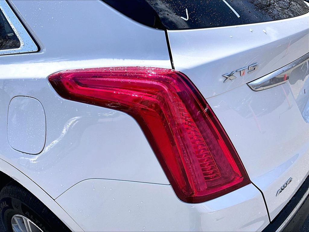 Used 2017 Cadillac XT5 Luxury w/ Driver Awareness Package AWD/4WD image 28
