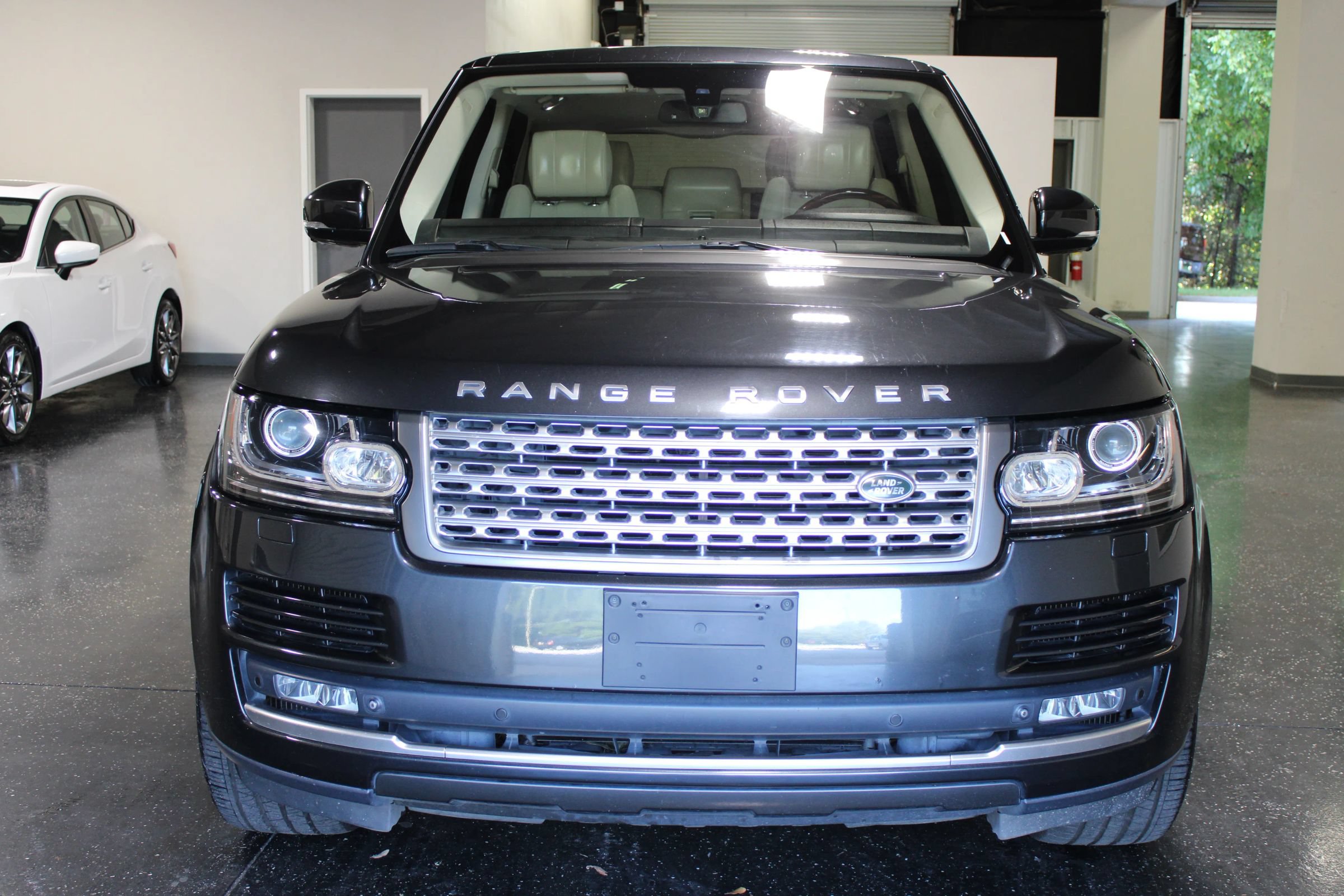 Used 2014 Land Rover Range Rover Supercharged AWD/4WD image 9