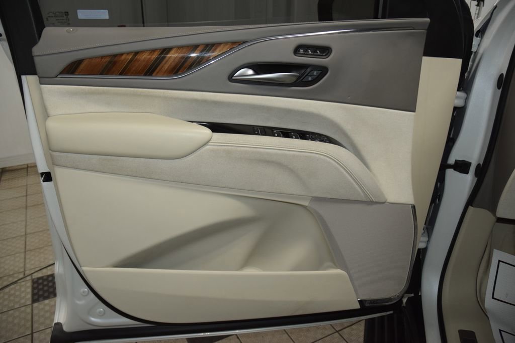Used 2024 Cadillac Escalade ESV Sport Platinum w/ LPO, ONYX Package AWD/4WD image 52