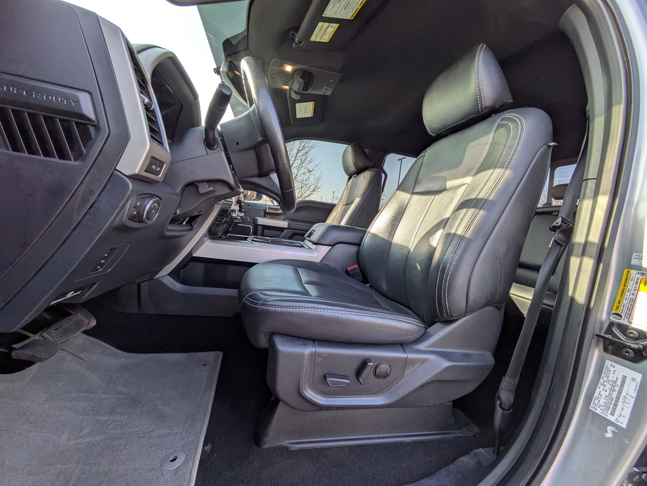 Used 2022 Ford F250 Lariat image 28