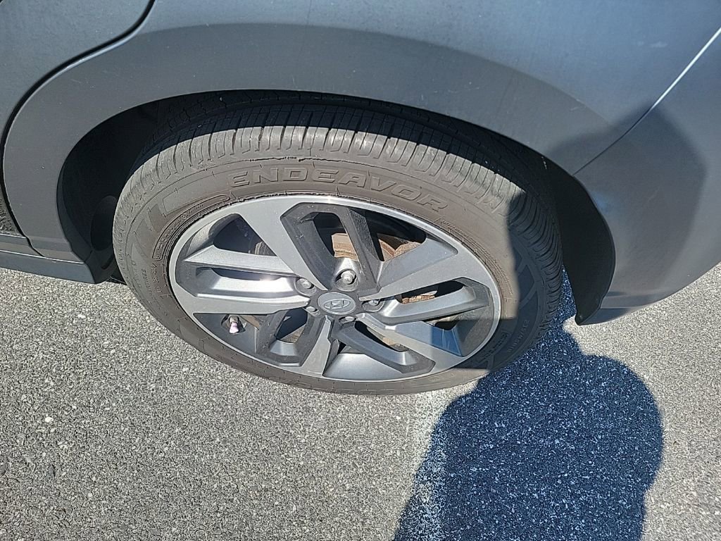 Used 2021 Hyundai Kona Limited AWD/4WD image 5